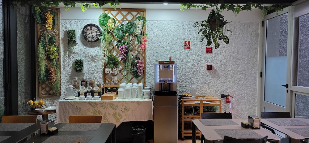 Paraíso - Touristic Apartments — Restaurant & bars in Funchal, Madeira