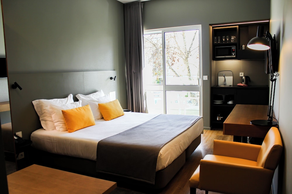 Paraíso - Touristic Apartments — Hotel rooms in Funchal, Madeira