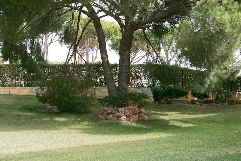 Rio Apartments — Hotel building in Vilamoura, Faro