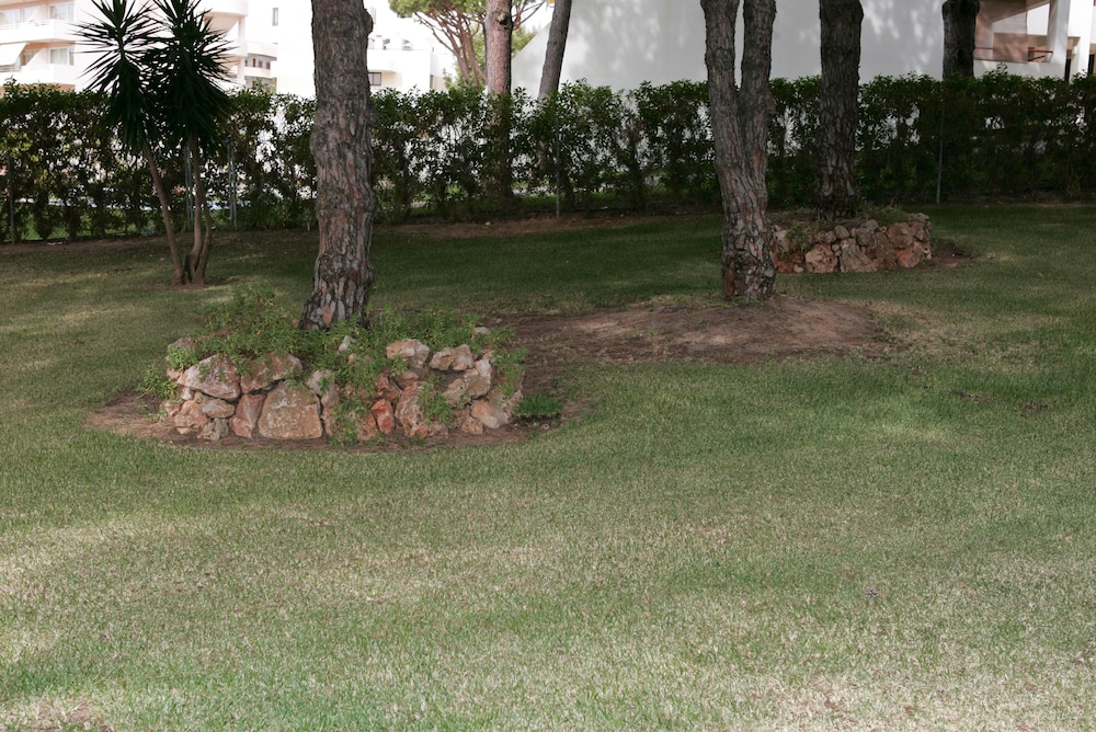 Rio Apartments — Hotel building in Vilamoura, Faro