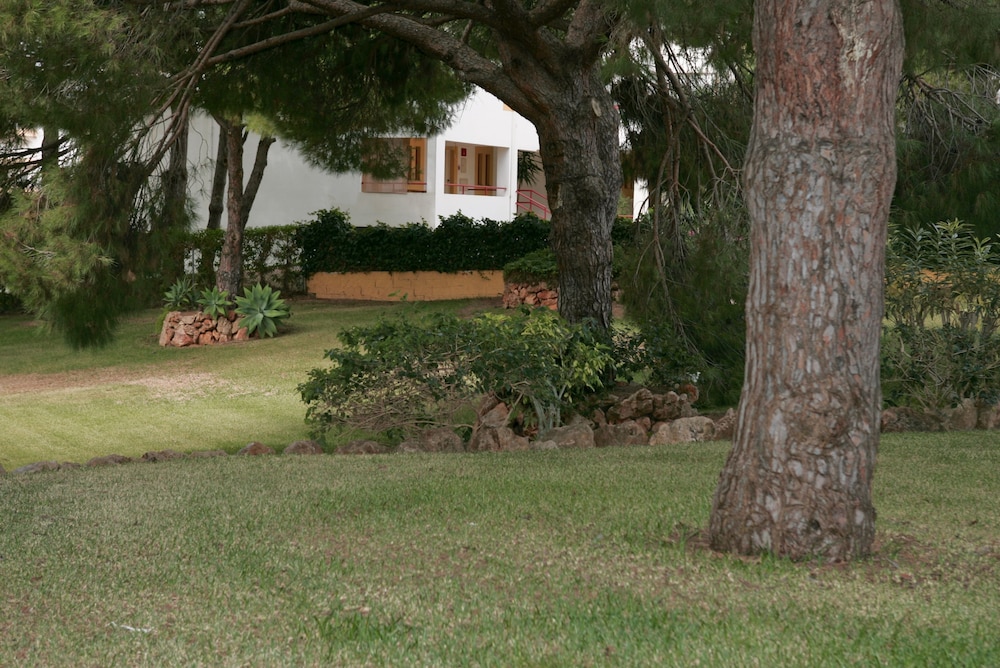 Rio Apartments — Hotel building in Vilamoura, Faro