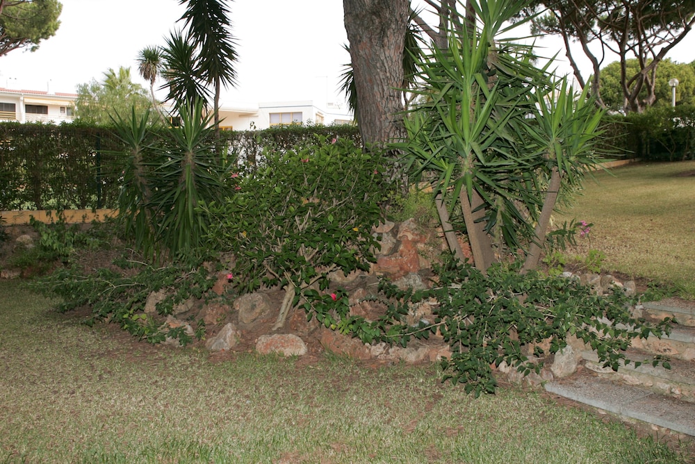 Rio Apartments — Hotel building in Vilamoura, Faro