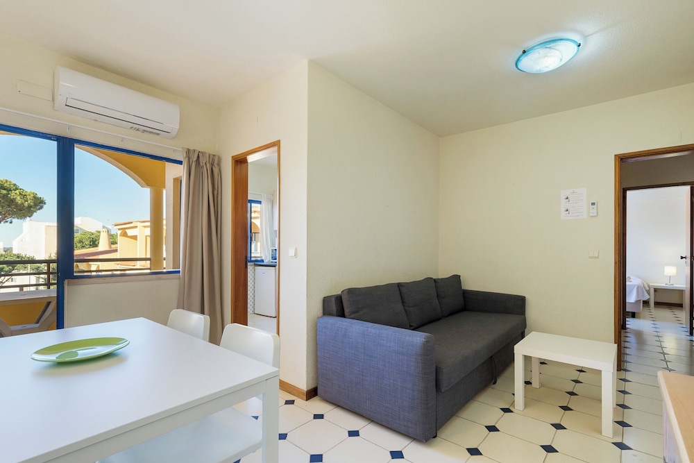 Rio Apartments — Hotel rooms in Vilamoura, Faro