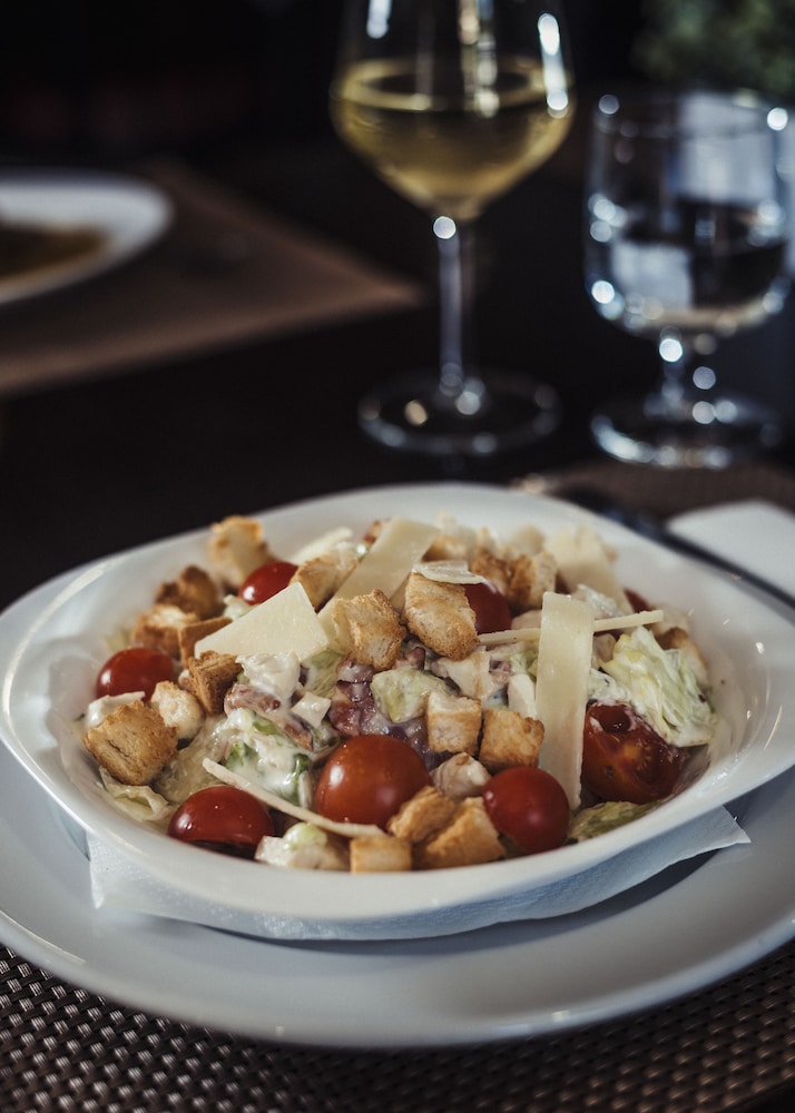 Browns Sports Resort — Restaurant & bars in Vilamoura, Faro