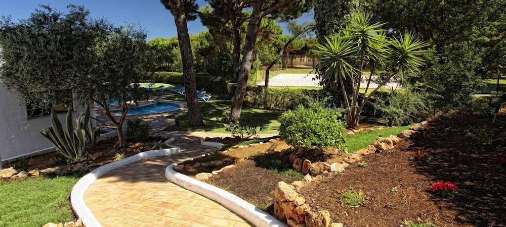 Browns Sports Resort — Sports & recreation in Vilamoura, Faro