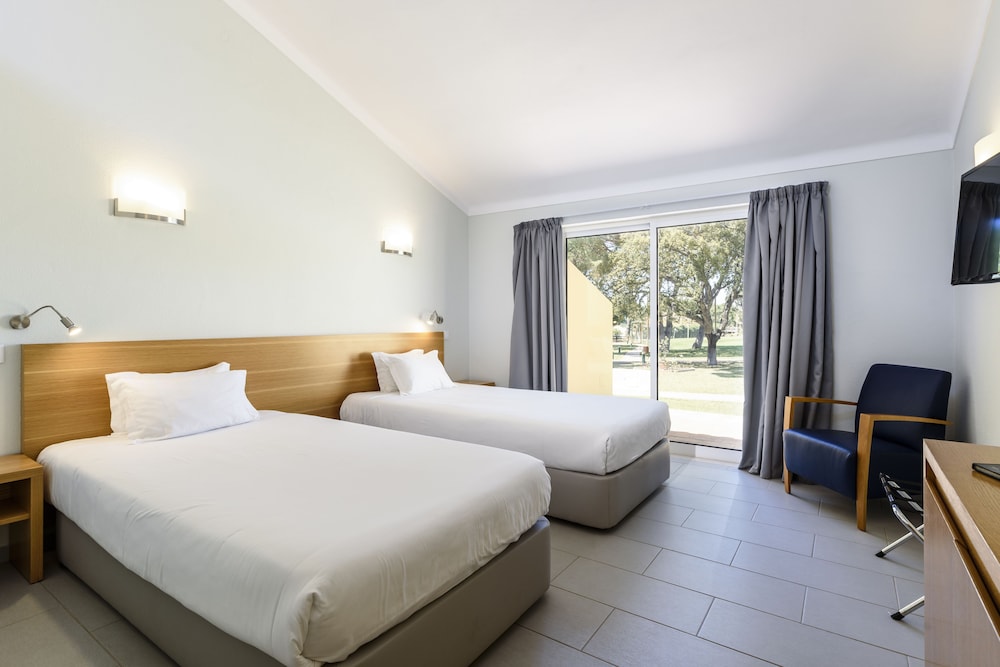 Browns Sports Resort — Hotel rooms in Vilamoura, Faro