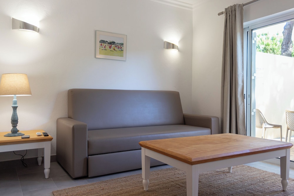 Browns Sports Resort — Hotel rooms in Vilamoura, Faro