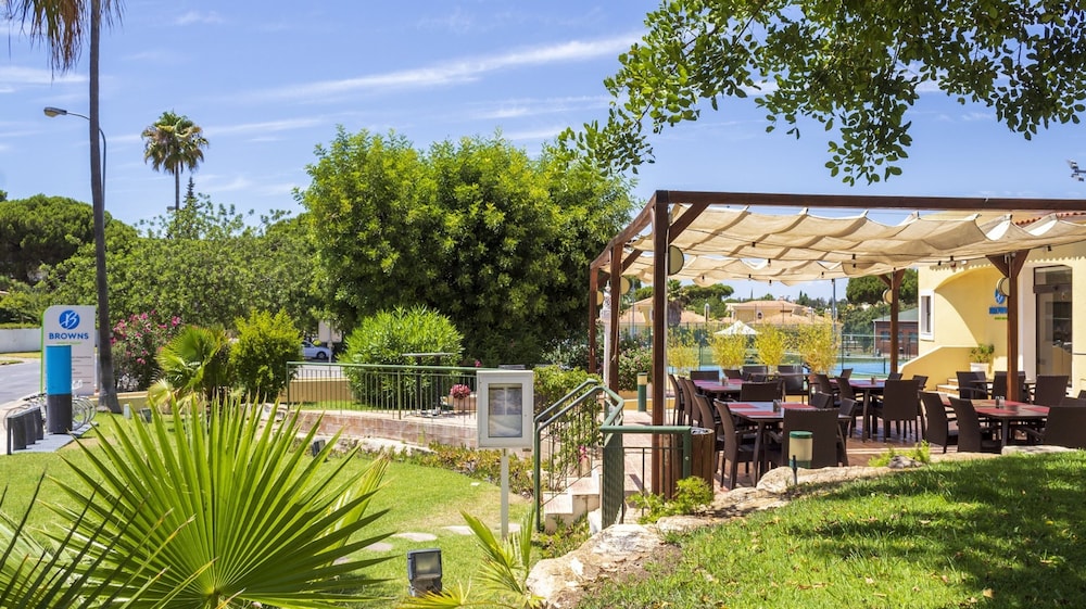 Browns Sports Resort — Restaurant & bars in Vilamoura, Faro