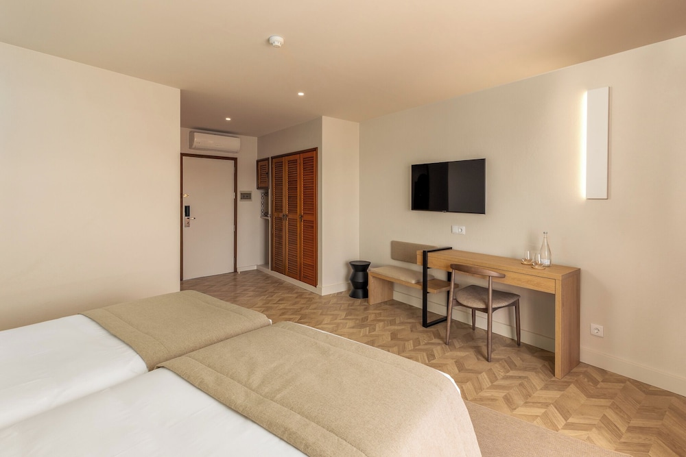Belavista da Luz – Wellness & Lifestyle Hotel — Hotel rooms in Luz, Faro