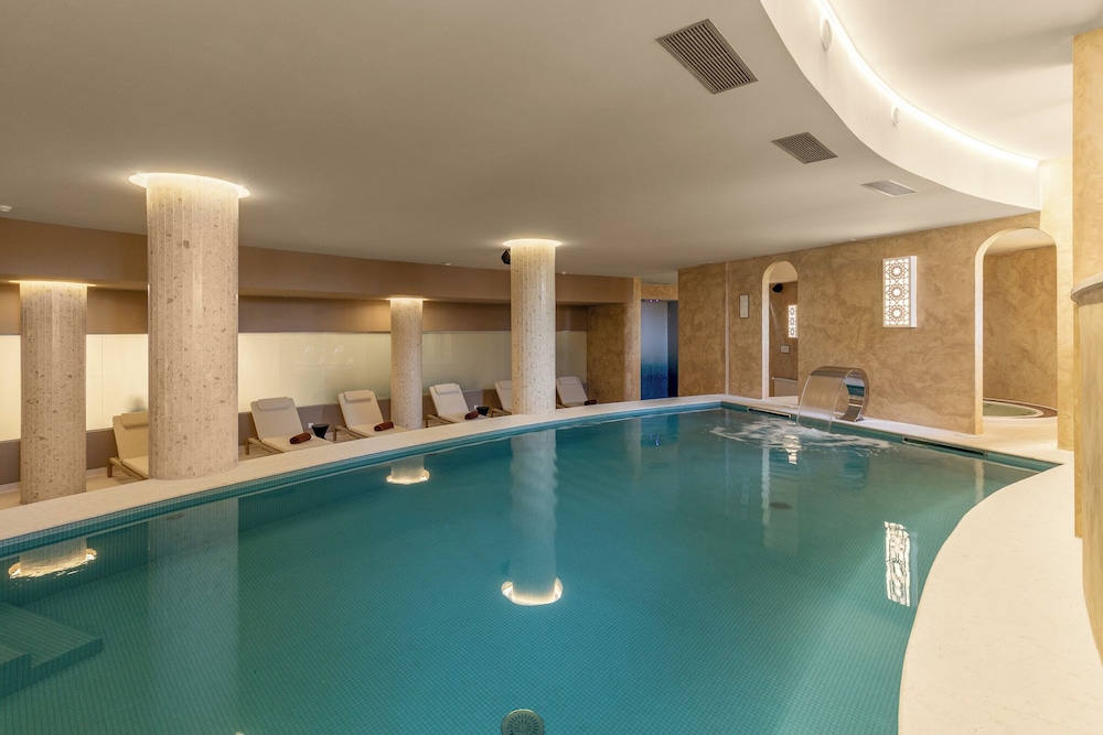 Belavista da Luz – Wellness & Lifestyle Hotel — Swimming pool in Luz, Faro