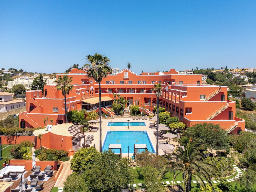 Belavista da Luz – Wellness & Lifestyle Hotel — Hotel building in Luz, Faro