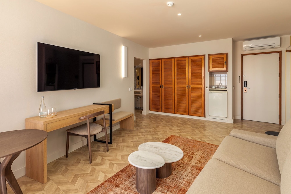 Belavista da Luz – Wellness & Lifestyle Hotel — Hotel rooms in Luz, Faro