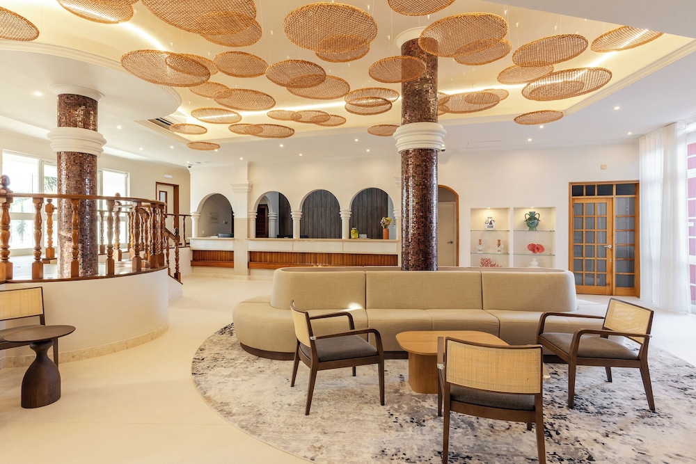 Belavista da Luz – Wellness & Lifestyle Hotel — Hotel building in Luz, Faro