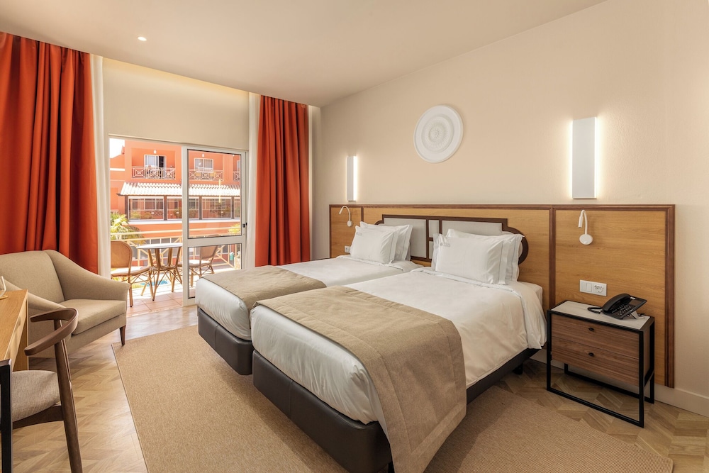 Belavista da Luz – Wellness & Lifestyle Hotel — Hotel rooms in Luz, Faro