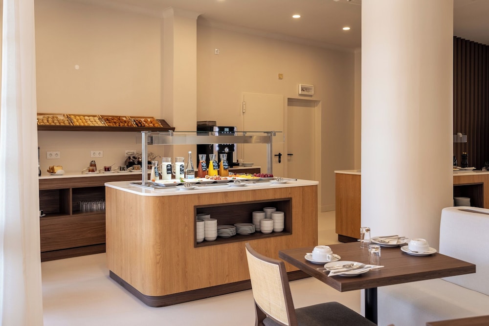 Belavista da Luz – Wellness & Lifestyle Hotel — Restaurant & bars in Luz, Faro