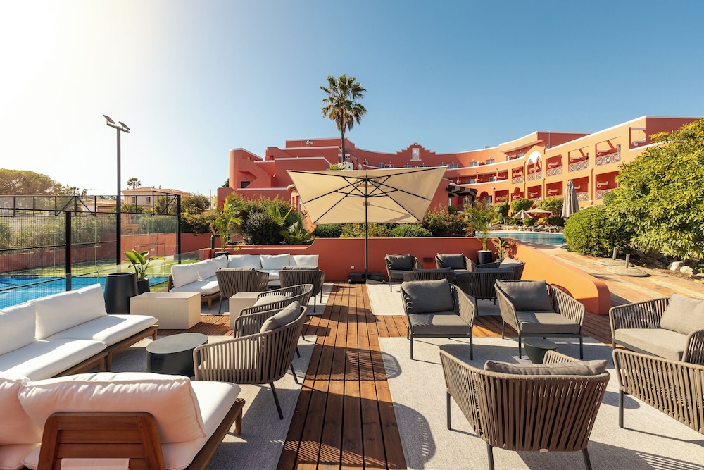 Belavista da Luz – Wellness & Lifestyle Hotel — Hotel building in Luz, Faro