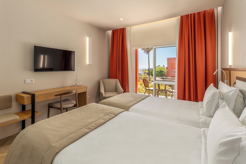 Belavista da Luz – Wellness & Lifestyle Hotel — Hotel rooms in Luz, Faro