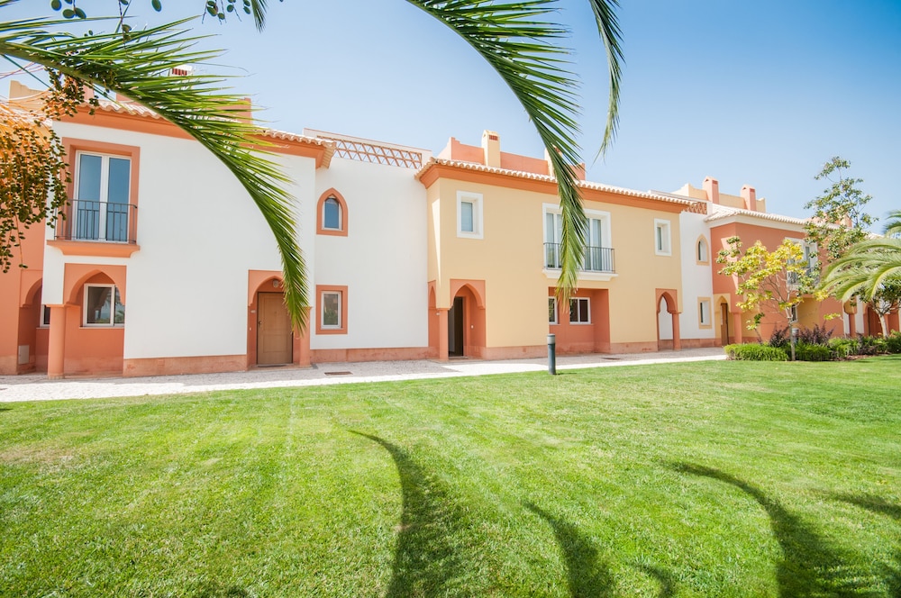 Jardim Da Meia Praia Hotel — Hotel building in Lagos, Faro