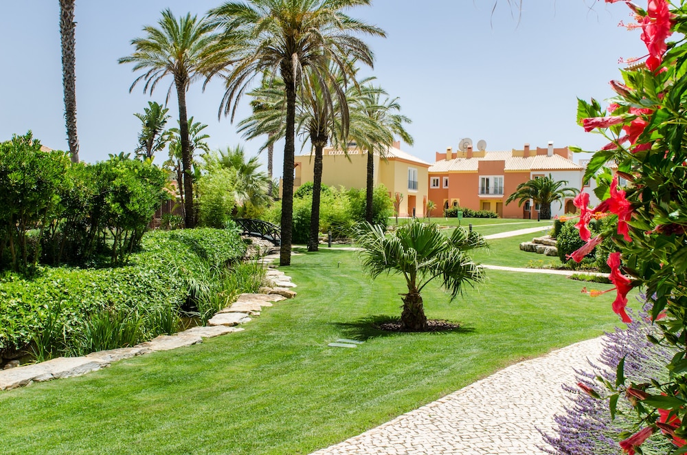Jardim Da Meia Praia Hotel — Hotel building in Lagos, Faro