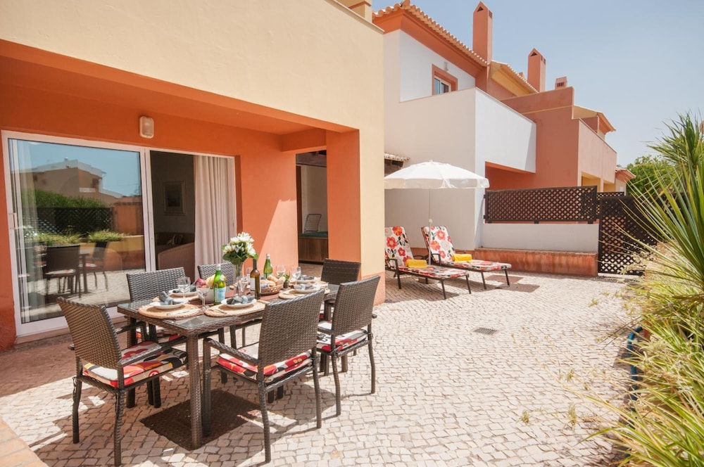 Jardim Da Meia Praia Hotel — Hotel building in Lagos, Faro