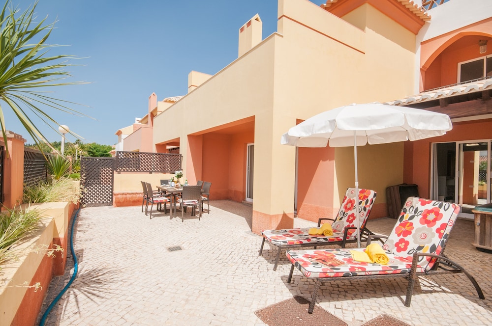 Jardim Da Meia Praia Hotel — Hotel building in Lagos, Faro