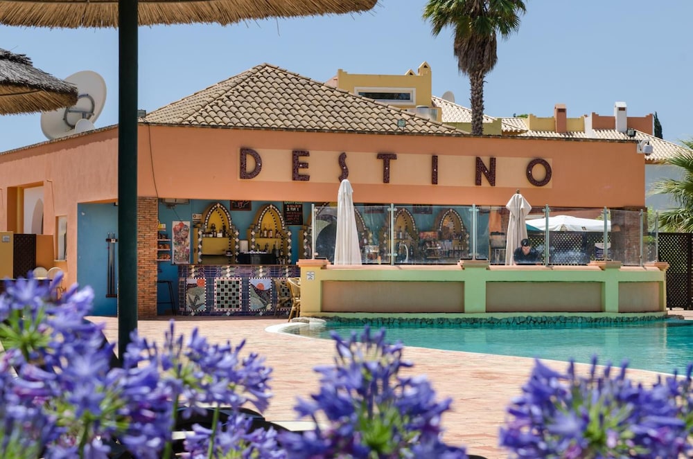 Jardim Da Meia Praia Hotel — Restaurant & bars in Lagos, Faro