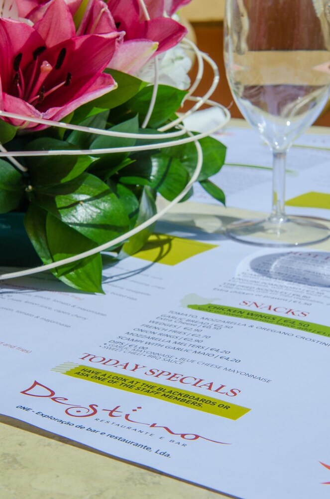 Jardim Da Meia Praia Hotel — Restaurant & bars in Lagos, Faro