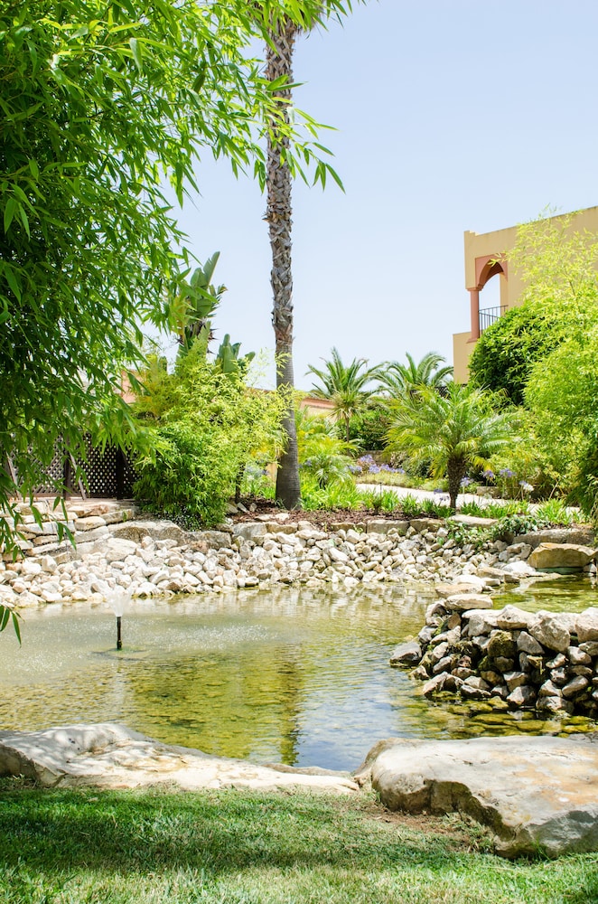 Jardim Da Meia Praia Hotel — Hotel building in Lagos, Faro