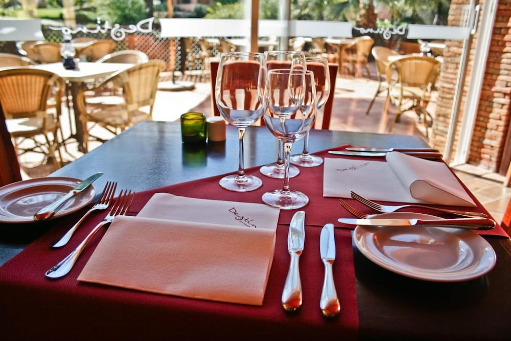 Jardim Da Meia Praia Hotel — Restaurant & bars in Lagos, Faro