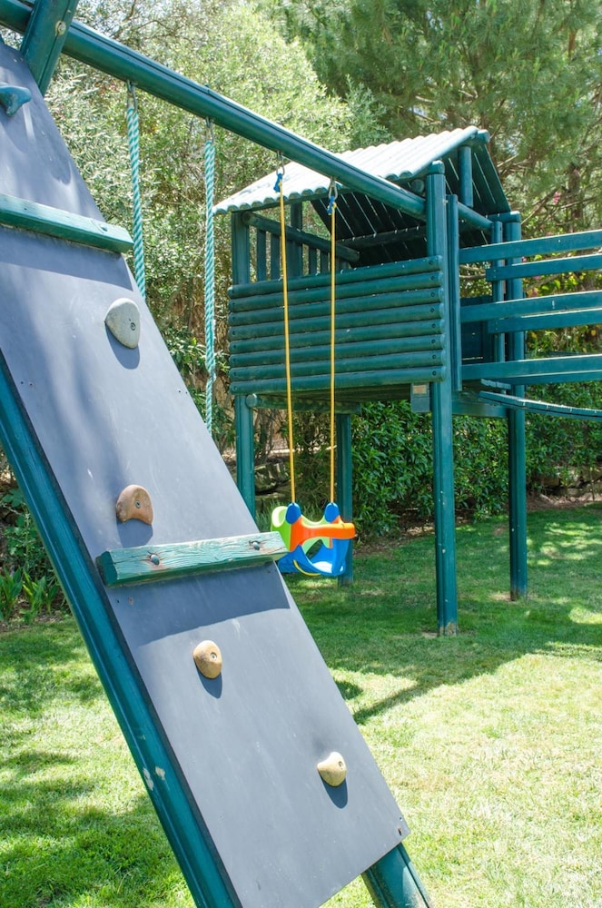 Jardim Da Meia Praia Hotel — Attractions for children in Lagos, Faro