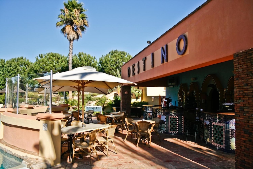 Jardim Da Meia Praia Hotel — Restaurant & bars in Lagos, Faro