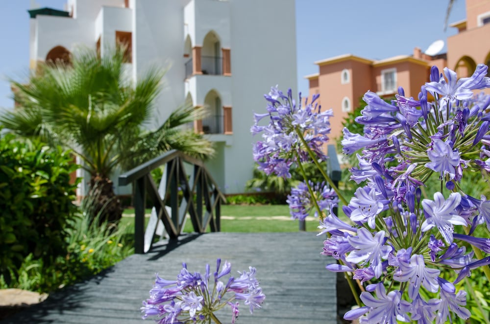 Jardim Da Meia Praia Hotel — Hotel building in Lagos, Faro