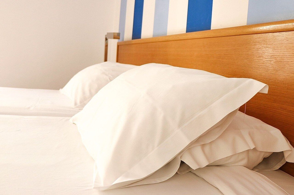Hotel Amparo — Hotel rooms in Machico, Madeira