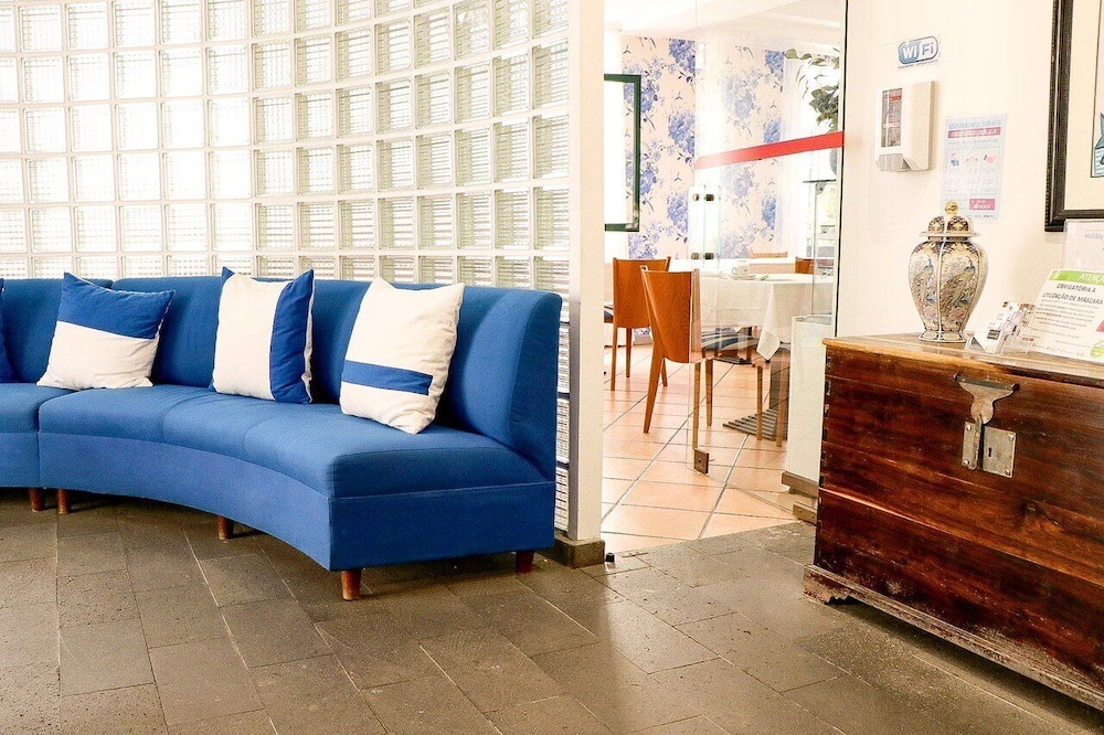 Hotel Amparo — Restaurant & bars in Machico, Madeira