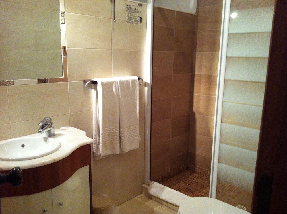 Turiquintas — Hotel rooms in Armação de Pêra, Faro