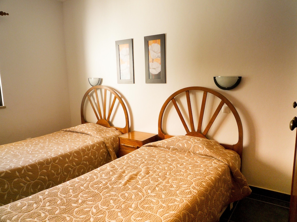 Turiquintas — Hotel rooms in Armação de Pêra, Faro