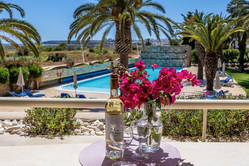 Vila Palmeira — Swimming pool in Lagos, Faro