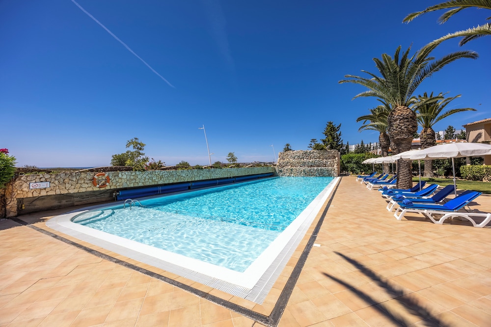 Vila Palmeira — Swimming pool in Lagos, Faro