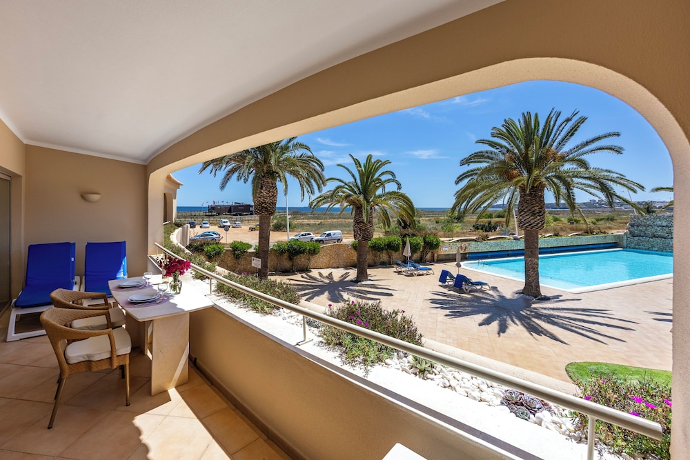 Vila Palmeira — Swimming pool in Lagos, Faro