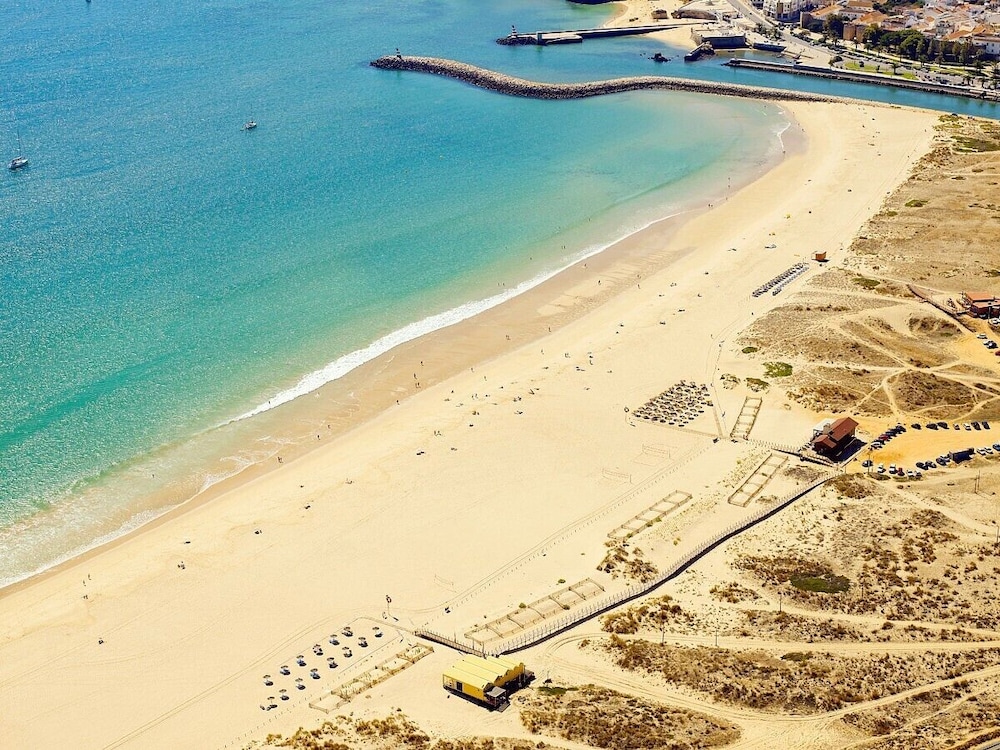 Vila Palmeira — Beach in Lagos, Faro