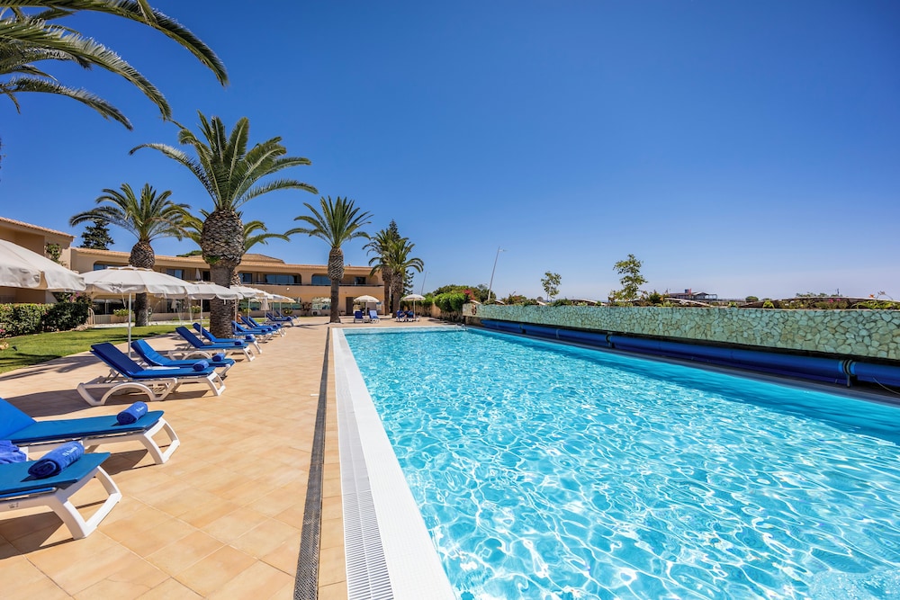 Vila Palmeira — Swimming pool in Lagos, Faro