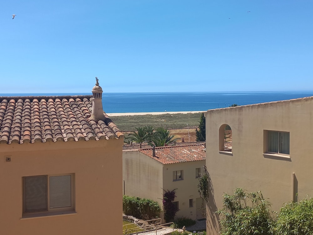 Vila Palmeira — Beach in Lagos, Faro