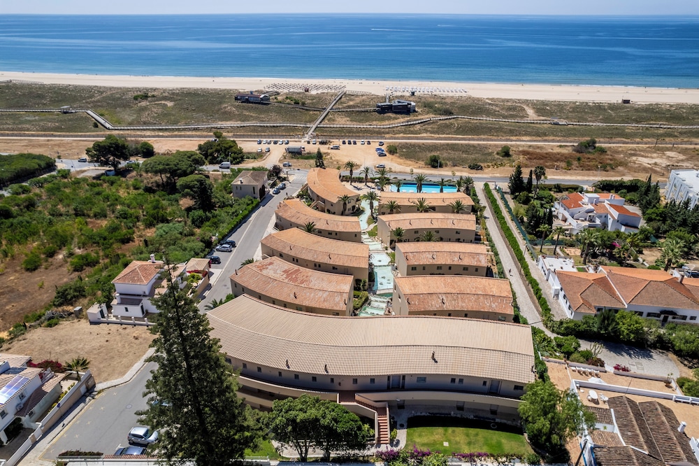 Vila Palmeira — Hotel building in Lagos, Faro