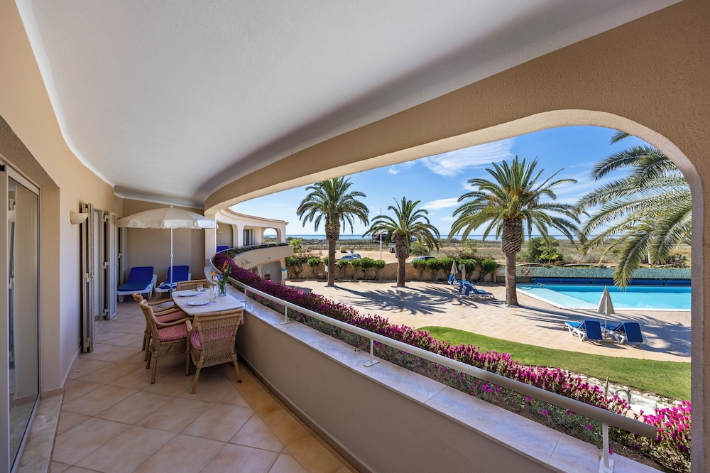 Vila Palmeira — Swimming pool in Lagos, Faro