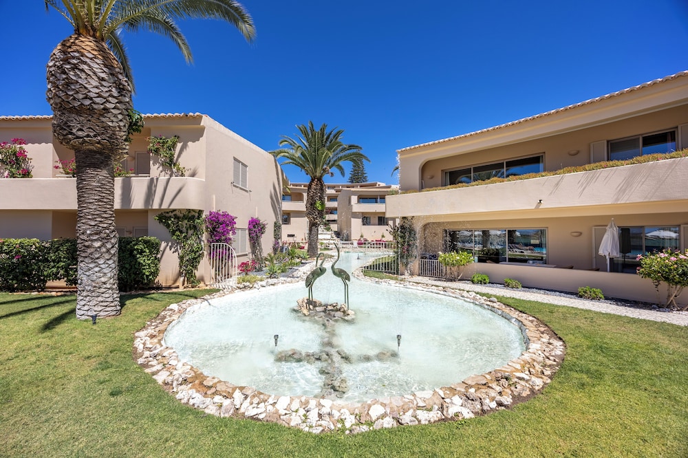 Vila Palmeira — Hotel building in Lagos, Faro