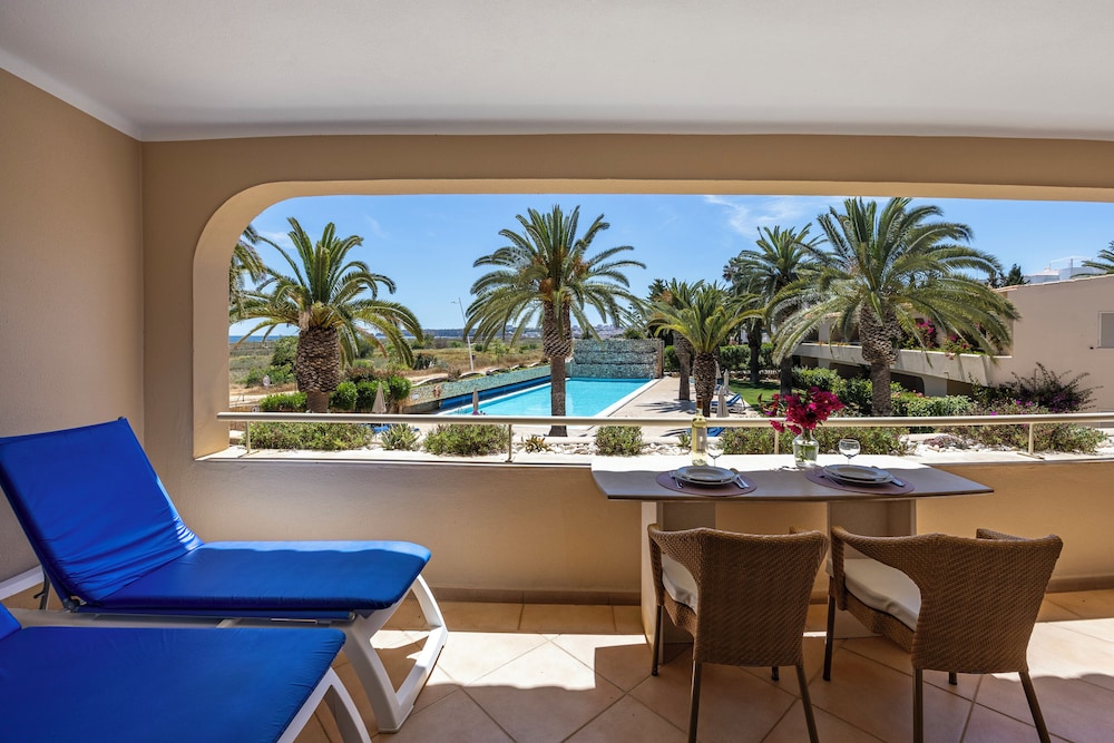 Vila Palmeira — Swimming pool in Lagos, Faro