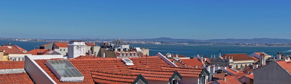 Lisbon Colours Bairro Alto Apartments
