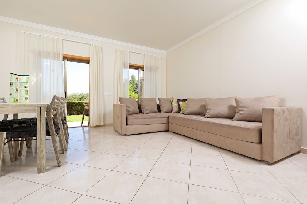 Pinheiros da Balaia — Hotel rooms in Albufeira, Faro