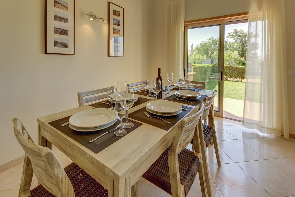 Pinheiros da Balaia — Restaurant & bars in Albufeira, Faro