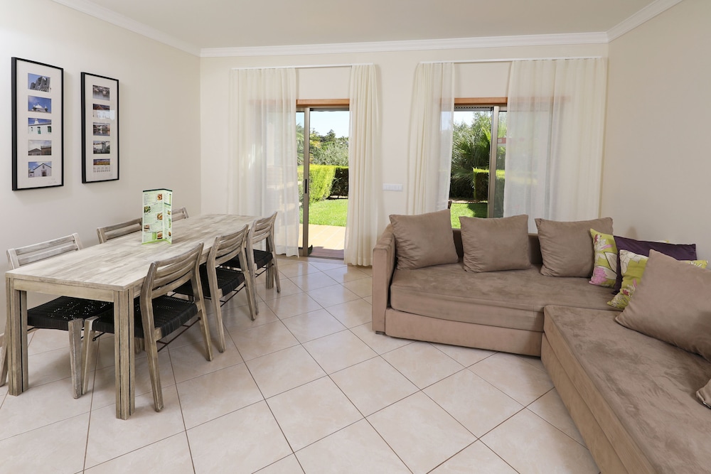 Pinheiros da Balaia — Hotel rooms in Albufeira, Faro